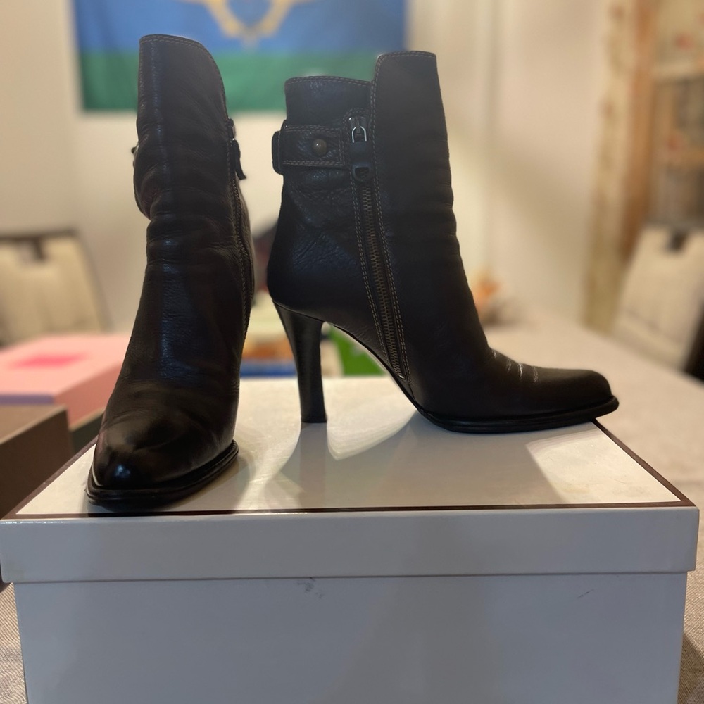 Women's Brown Leather Ankle Boots with Side Zipper